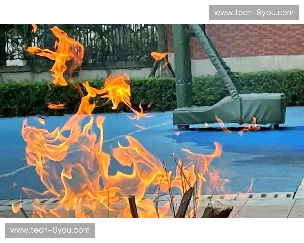 红蓝火花与金州烈焰:休斯顿vs金州的宿命,远不止三分球那么简单 红蓝火花与金州烈焰:休斯顿vs金州的宿命,远不止三分球那么简单